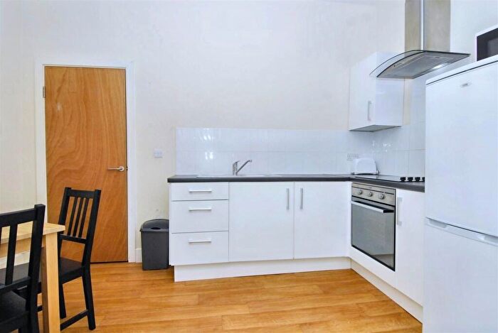 1 Bedroom Flat To Rent In Seaton Avenue Flat, Plymouth, PL4