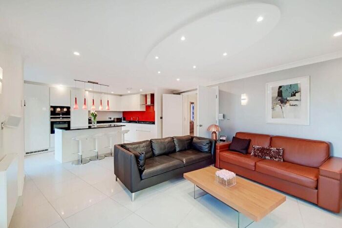 2 Bedroom Penthouse To Rent In Palgrave Gardens, London, NW1