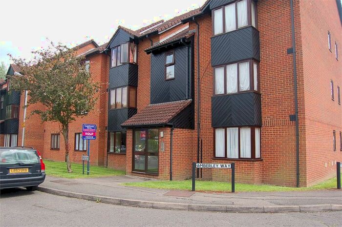 Studio To Rent In Amberley Way, Uxbridge, UB10