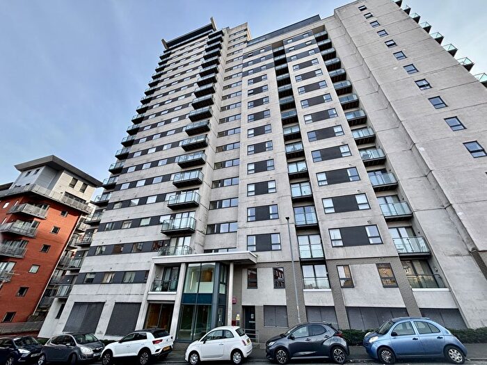 2 Bedroom Flat To Rent In Britton House, Lord Street, Green Quarter, Manchester, M4