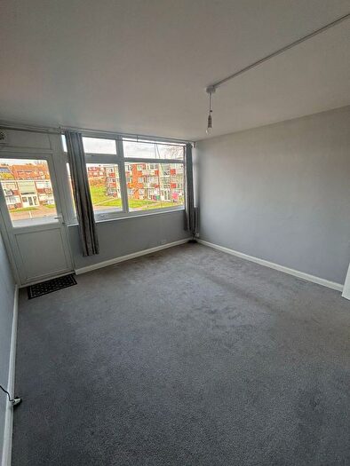 2 Bedroom Flat To Rent In Cypress Court, Rochester, ME2