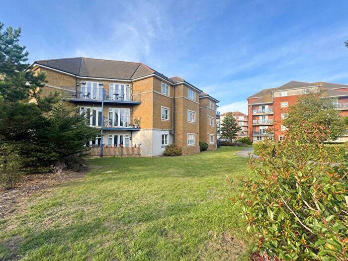 2 Bedroom Flat To Rent In Santa Cruz Drive, Eastbourne, BN23