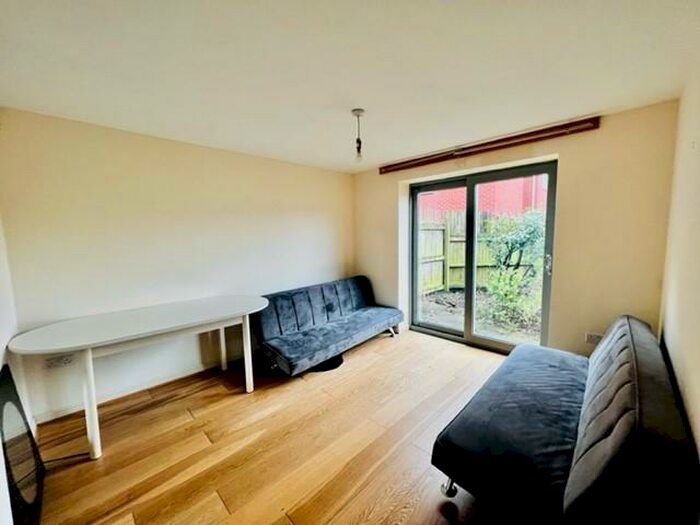 4 Bedroom House To Rent In Falconwood Way, Manchester, M11