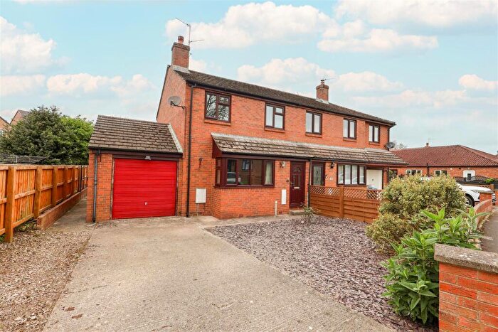3 Bedroom Semi Detached House For Sale In The Oaks, Masham, Ripon, HG4