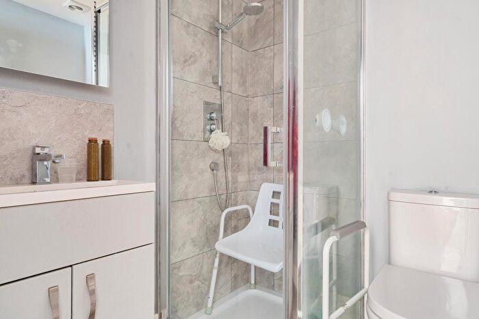 5 Bedroom Barn Conversion For Sale In Reading, Berkshire, RG7