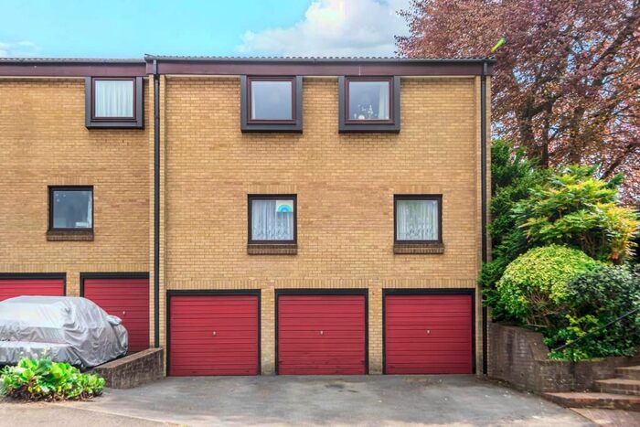 2 Bedroom Maisonette To Rent In Clay Acre, Chesham, HP5