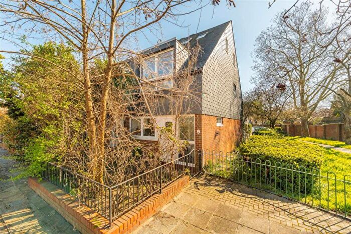 3 Bedroom End Of Terrace House For Sale In Ludwick Mews, New Cross, SE14