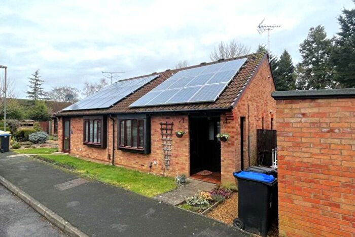 2 Bedroom Bungalow To Rent In Greenham Walk, Woking, Surrey, GU21