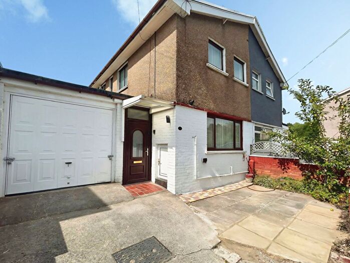 3 Bedroom Semi-Detached House For Sale In South View, Pencoed, CF35