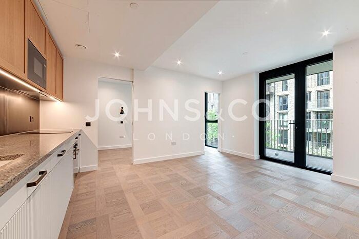Apartment To Rent In Boxwood Gardens, London Dock, London, E1W