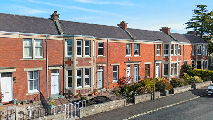 4 Bedroom Flat For Sale In Lennox Row, Edinburgh, Midlothian, EH5