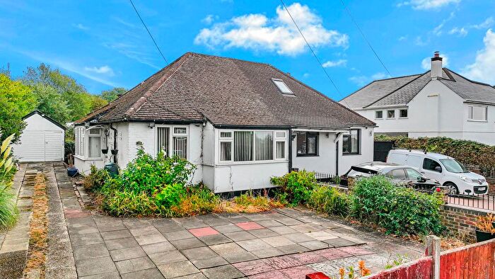 2 Bedroom Bungalow For Sale In Barn Hill, Roydon, Harlow, CM19