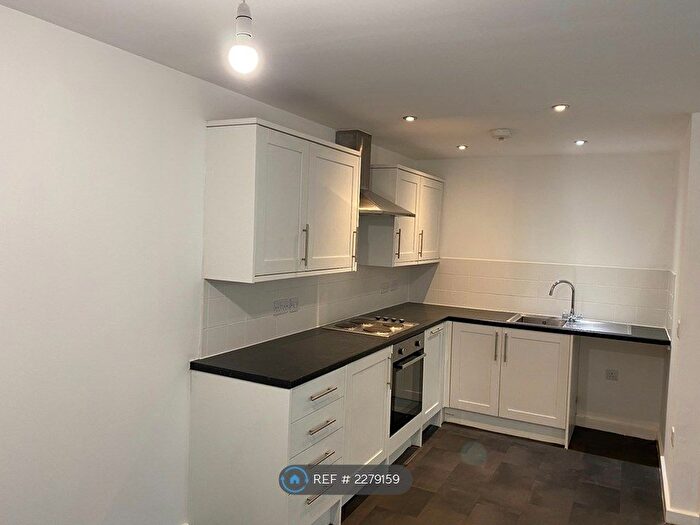 2 Bedroom Flat To Rent In Clearwater Quays, Warrington, WA4