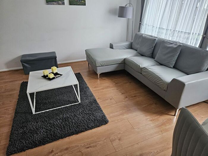 3 Bedroom Terraced House To Rent In Rendle Close, Croydon, CR0