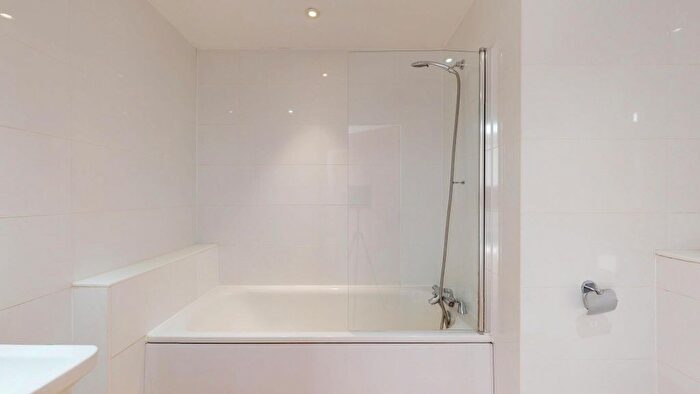 1 Bedroom Flat To Rent In Trundleys Road, London, SE8