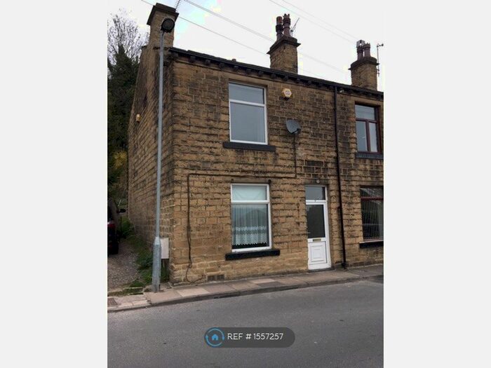 2 Bedroom End Of Terrace House To Rent In Green Road, Baildon, Shipley, BD17