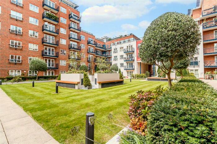 2 Bedroom Apartment To Rent In Royal Quarter, Seven Kings Way, Kingston Upon Thames, KT2
