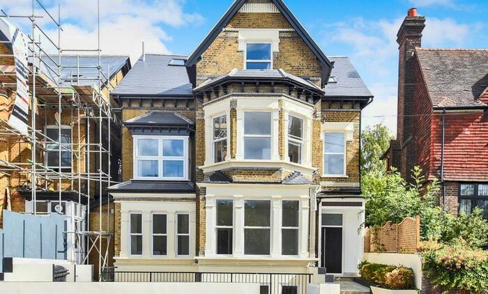 2 Bedroom Flat To Rent In Croham Road, South Croydon, CR2