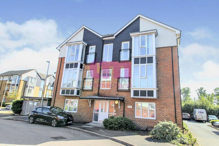 2 Bedroom Ground Flat To Rent In Bridgland Road, Purfleet, RM19