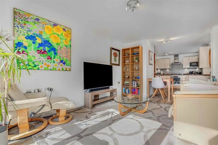 1 Bedroom Flat To Rent In Carlton Drive, London, SW15