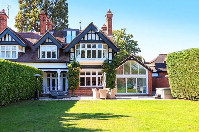 5 Bedroom Semi-detached House For Sale In Ashley Road, Walton-On-Thames, KT12