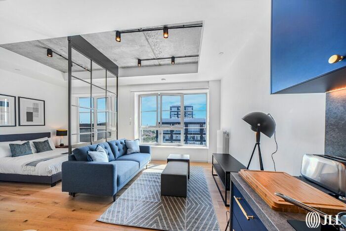 Studio To Rent In Goodluck Hope Walk, London, E14