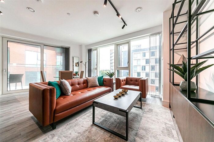 2 Bedroom Flat To Rent In Portal Way, London, W3