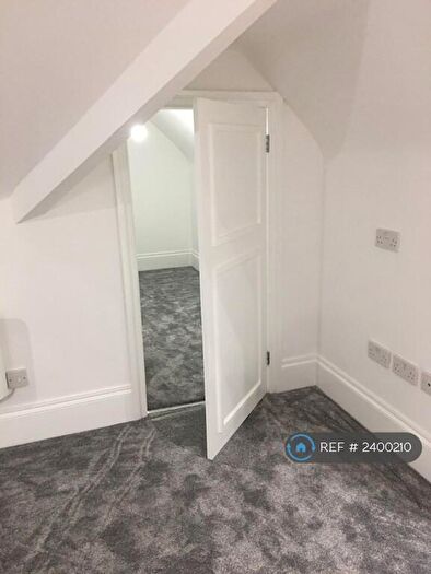2 Bedroom Penthouse To Rent In Thornbury Avenue, Southampton, SO15