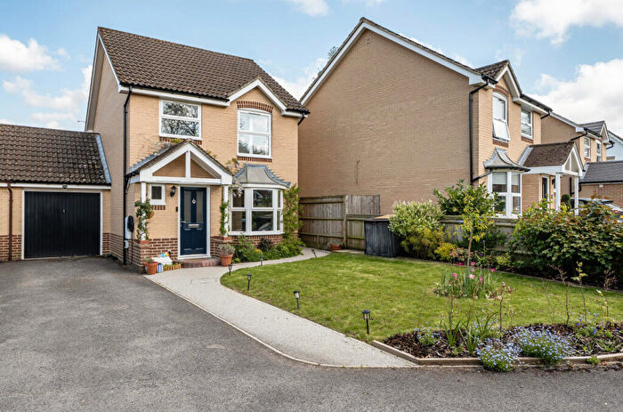 3 Bedroom Detached House For Sale In Whitebeam Close, Colden Common, Winchester, Hampshire, SO21