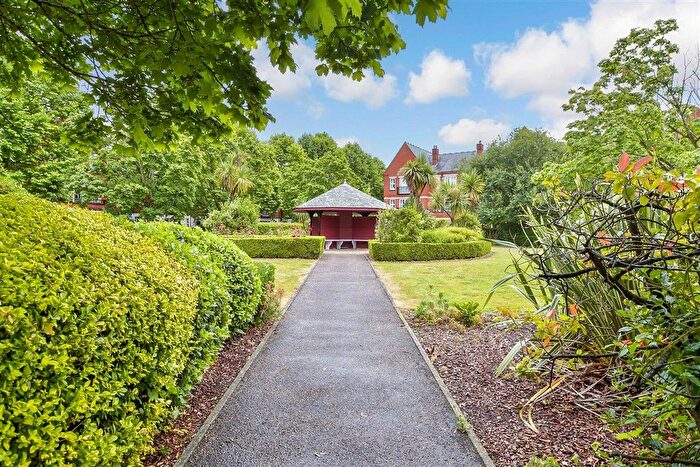 2 Bedroom Flat For Sale In Rosebury Square, Woodford Green, Essex, IG8