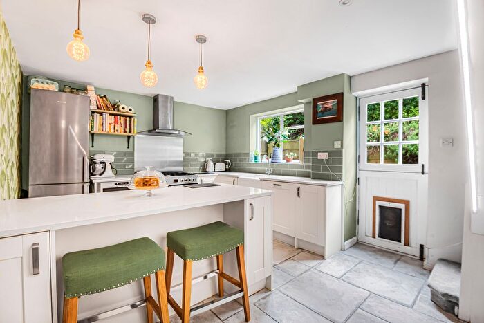 3 Bedroom Terraced House For Sale In Victoria Road, Wargrave, RG10