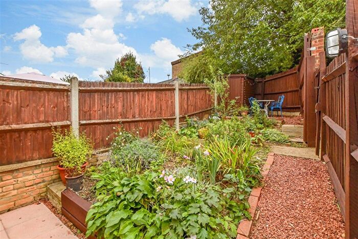 2 Bedroom End Terrace House For Sale In Sherbourne Drive, Barming, Maidstone, Kent, ME16