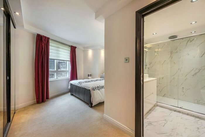 3 Bedroom Flat To Rent In Macready House, W1H