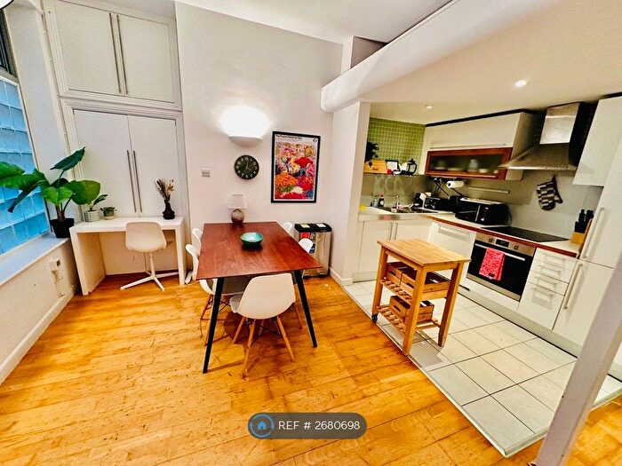 2 Bedroom Flat To Rent In Cheshire Street, London, E2