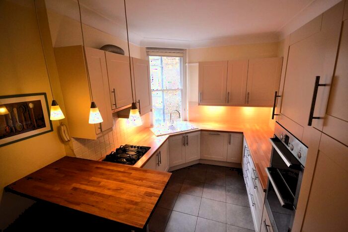 4 Bedroom Flat To Rent In Ashburnham Road, Chelsea, London, SW10