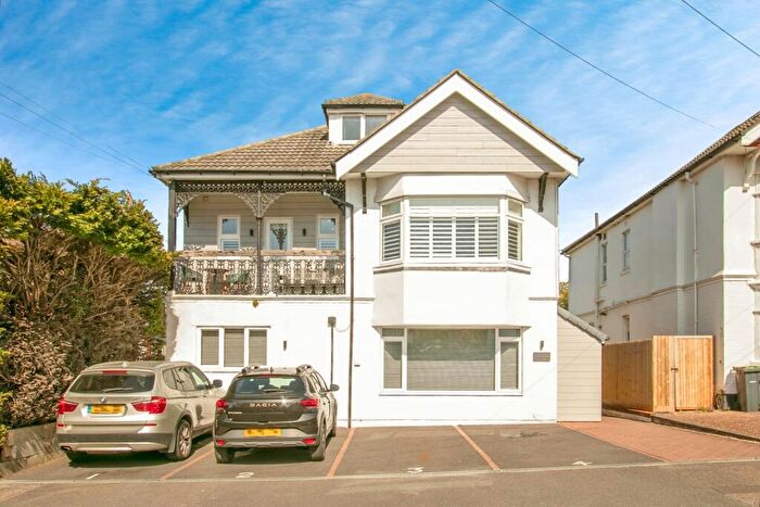 3 Bedroom Flat For Sale In Richmond Park Avenue, Queens Park, Bournemouth, Dorset, BH8
