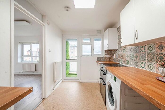 2 Bedroom Flat To Rent In Churchill Court, Northolt, UB5