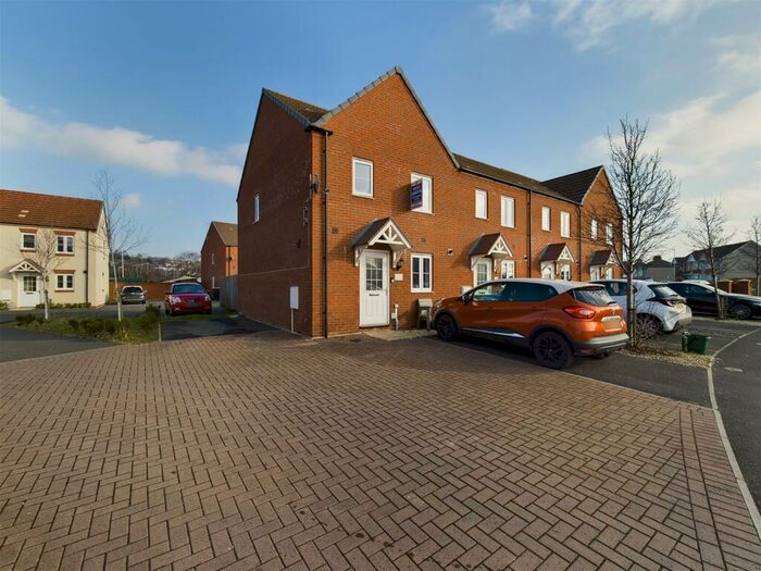 3 Bedroom End Of Terrace House For Sale In Stryd Bennett, Llanelli, SA15