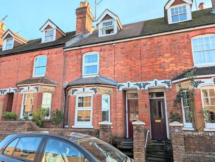 1 Bedroom Flat To Rent In Denne Road, Horsham, RH12