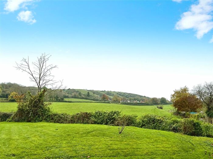 2 Bedroom Apartment For Sale In Weirside Court, Edington, BA13