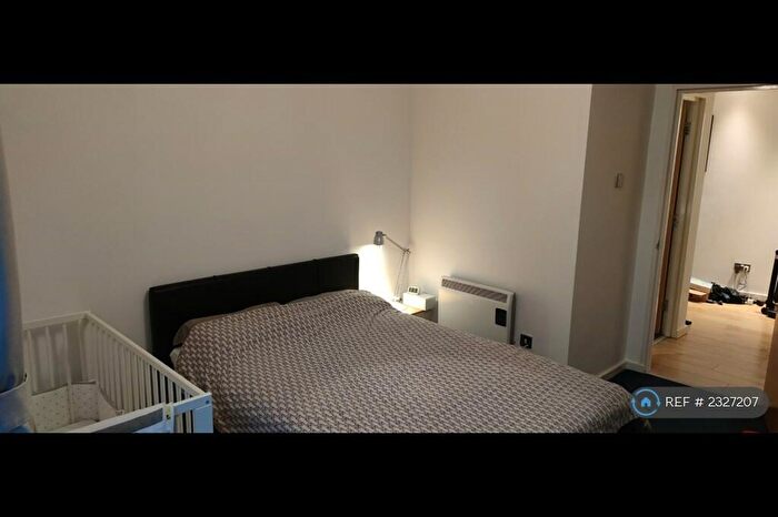 2 Bedroom Flat To Rent In Beetham Plaza, Liverpool, L2