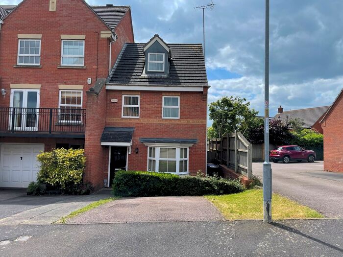 3 Bedroom Semi-Detached House To Rent In Villa Way, Wootton Fields, Northampton, NN4