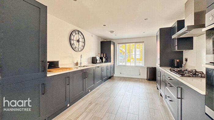 4 Bedroom Detached House For Sale In Wardle Close, Brantham, Manningtree, Essex, CO11