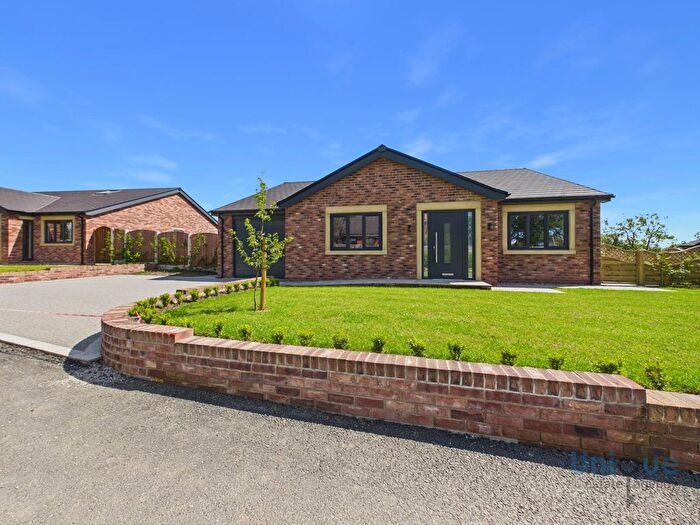 3 Bedroom Flat For Sale In Blackpool Road, Newton, PR4