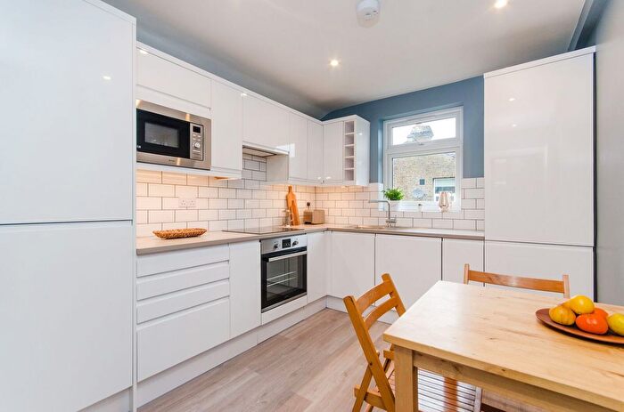 1 Bedroom Flat To Rent In Lothair Road, South Ealing, London, W5