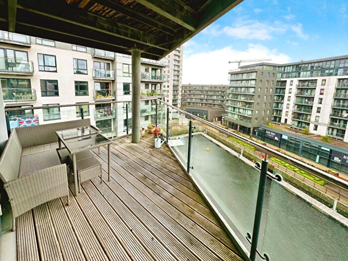 2 Bedroom Flat To Rent In McClure House, The Boulevard, Leeds, West Yorkshire, LS10