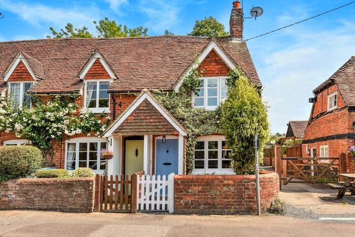 2 Bedroom Cottage For Sale In The Borough, Crondall, GU10