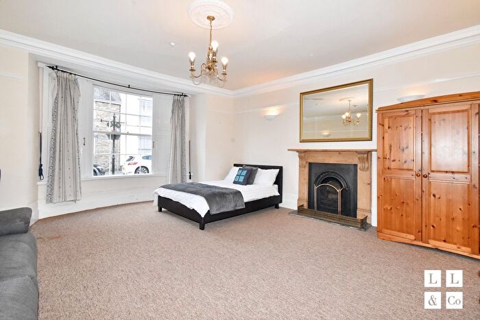 7 Bedroom Terraced House To Rent In Broad Street, Penryn, TR10