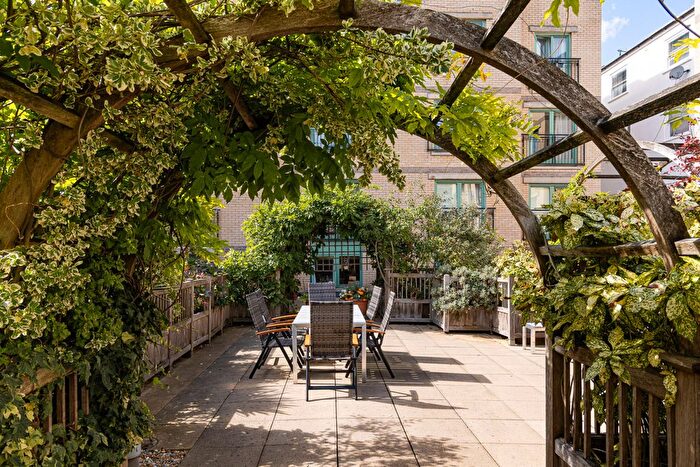 2 Bedroom Flat For Sale In Westbourne Grove, Notting Hill, W2