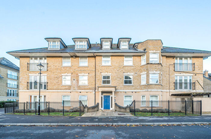 3 Bedroom Flat For Sale In Marshall Square, Banister Park, Southampton, Hampshire, SO15